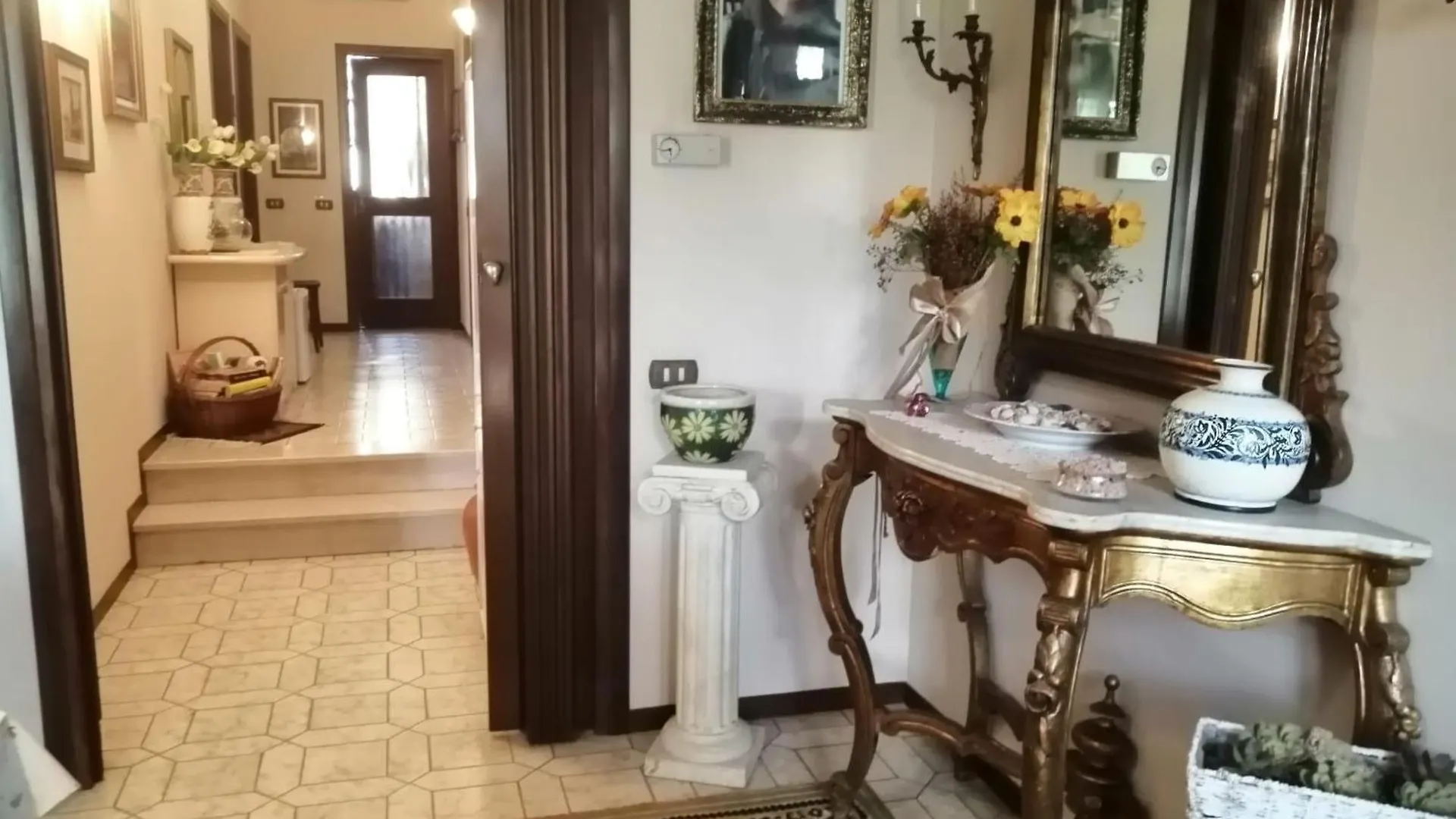 B&B La Casa Di Rita Castrezatto 0*,